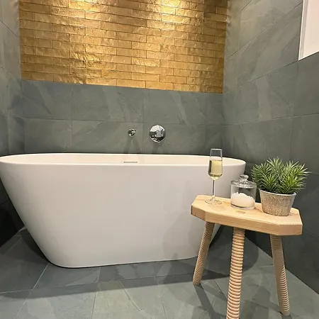 Luxury, View Retreat Holiday home *